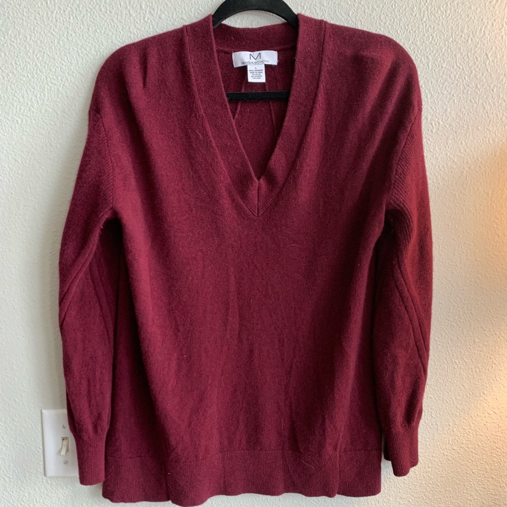 Never worn cashmere sweater size L